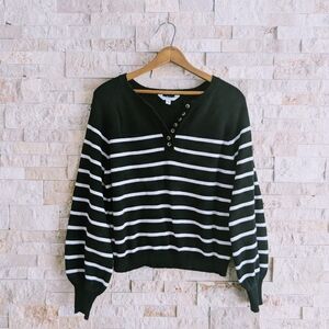 Time and Tru Henley sweater M